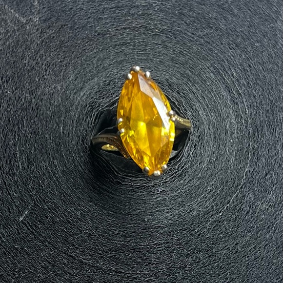 Jewelry - Gold Citrine Ring Size 7